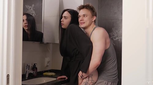 Nude Alice Atwood XXX